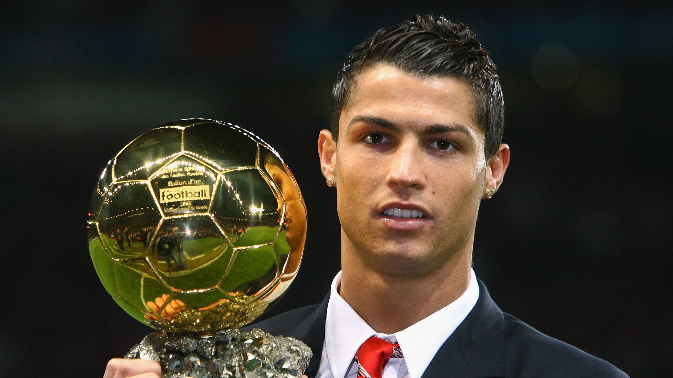 世界杯小组赛第二轮：阿根廷连胜锁定出线 梅西赛后批评球队“松懈不得”